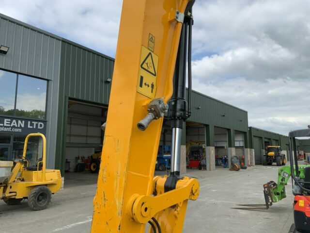 JCB 131X LC Digger (ST23102)