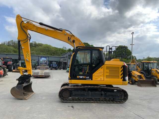 JCB 131X LC Digger (ST23102)