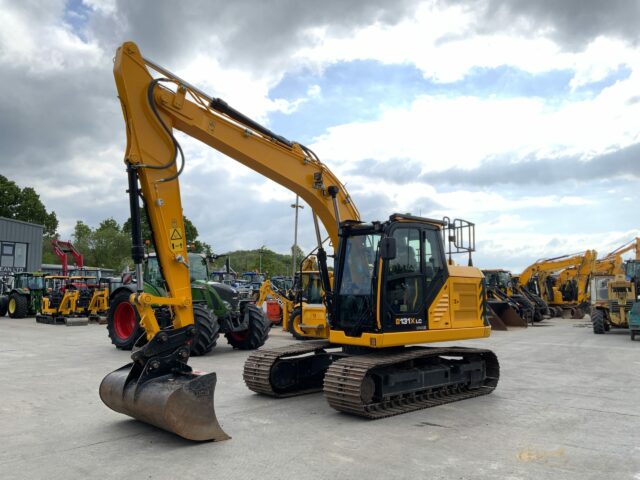 JCB 131X LC Digger (ST23102)