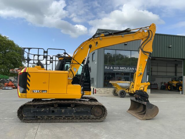 JCB 131X LC Digger (ST23102)