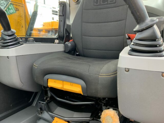 JCB 131X LC Digger (ST23102)