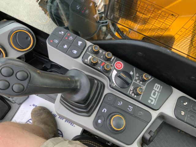 JCB 131X LC Digger (ST23102)