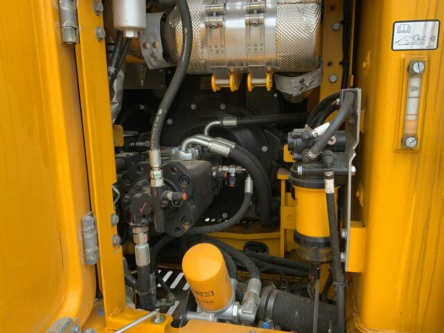JCB 140X LC Digger (ST23287)