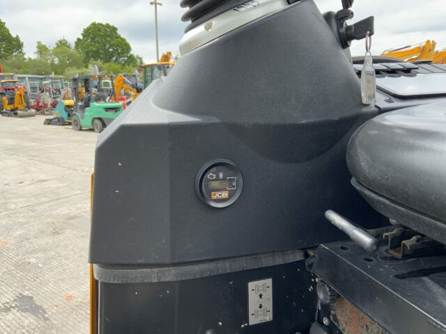 JCB 16C-1 Digger (ST23335)