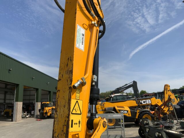 JCB JZ141 LC Digger (ST23136)