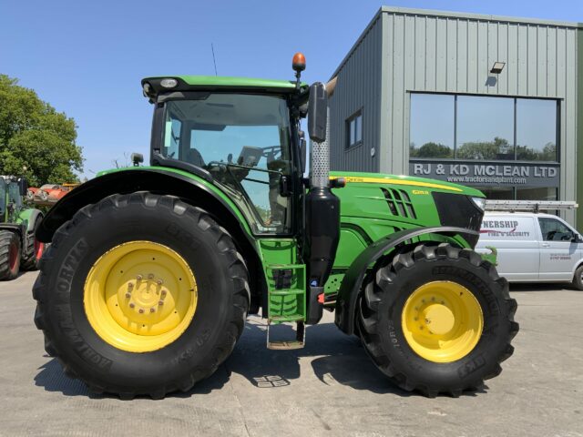 John Deere 6215R Tractor (ST23125)