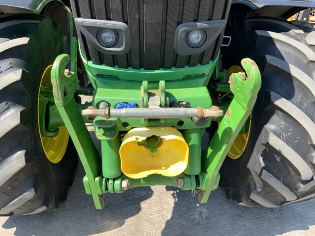 John Deere 6215R Tractor (ST23125)