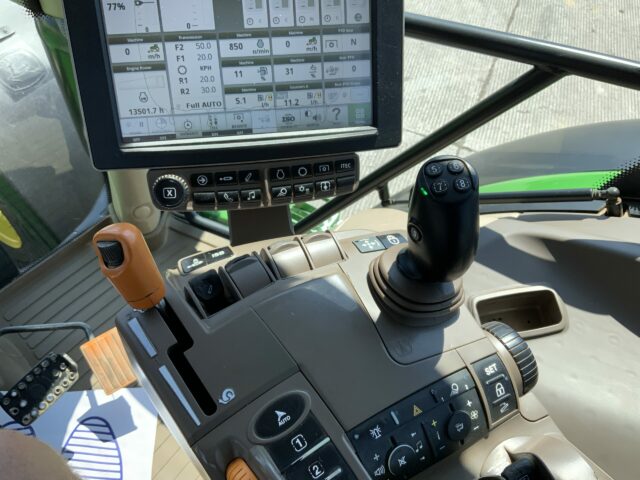 John Deere 6215R Tractor (ST23125)
