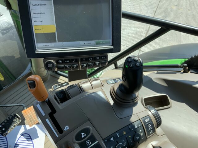 John Deere 6215R Tractor (ST23125)