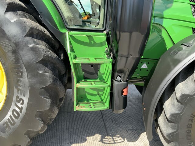 John Deere 6215R Tractor (ST23353)