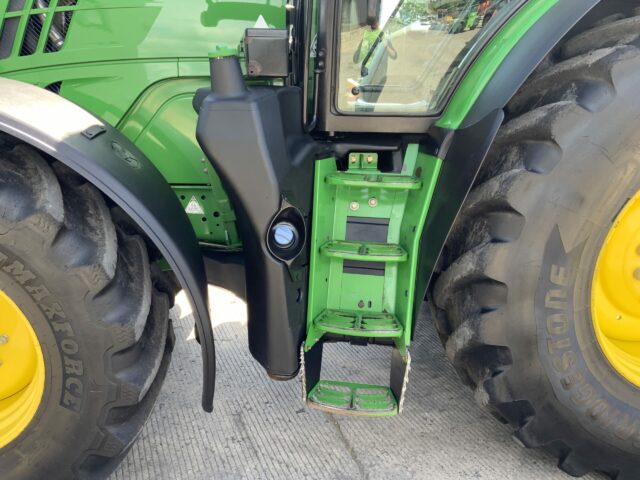John Deere 6215R Tractor (ST23353)