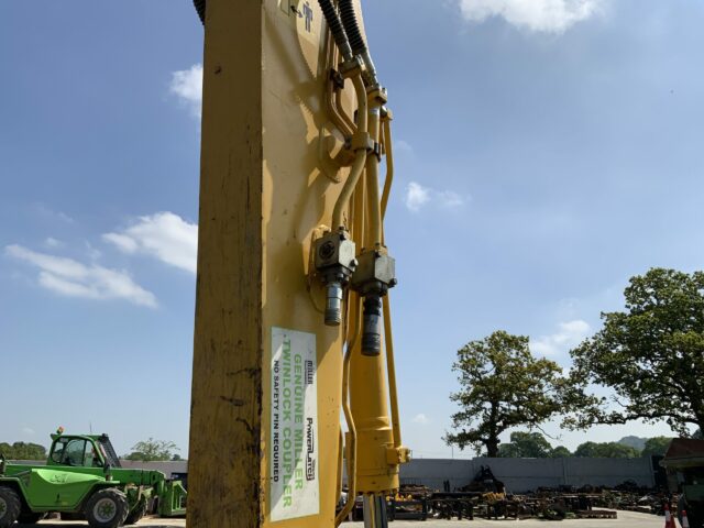 Komatsu PC138 US-11 Digger (ST22130)