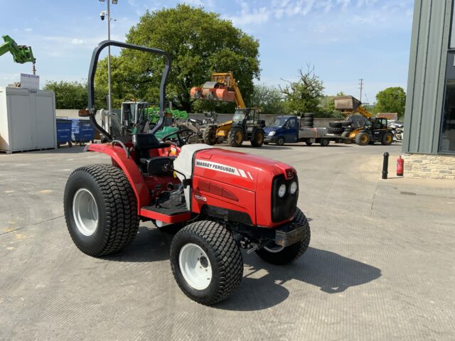 Massey Ferguson 1540 Compact Tractor (ST23249)
