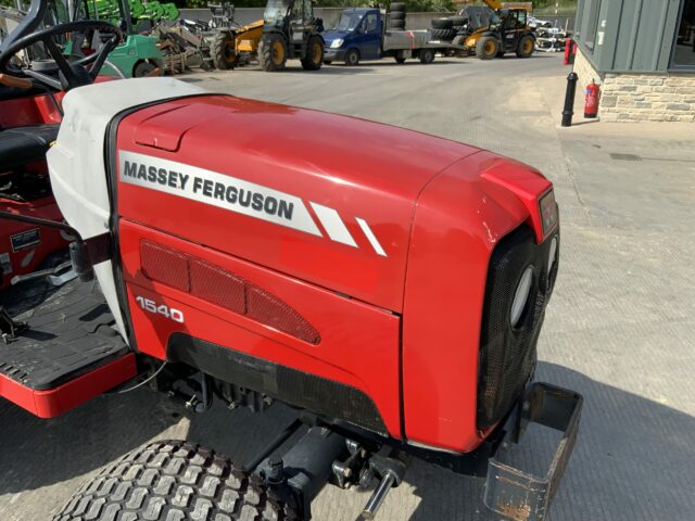 Massey Ferguson 1540 Compact Tractor (ST23249)