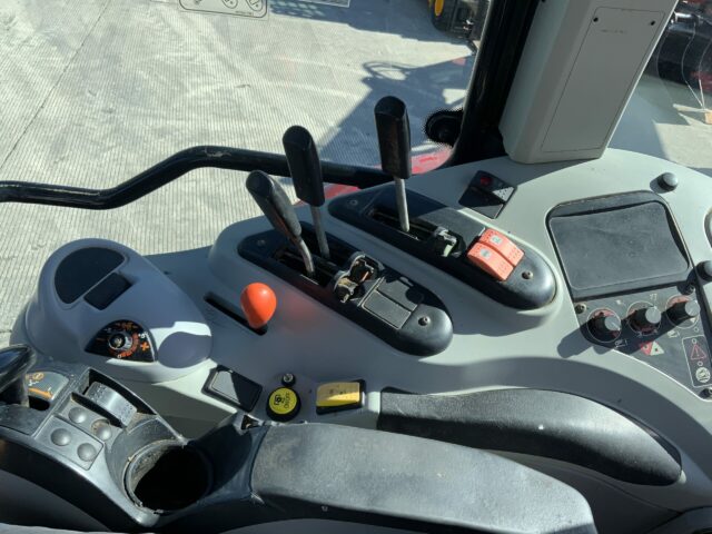 Massey Ferguson 6475 Dyna 6 Tractor (ST22677)