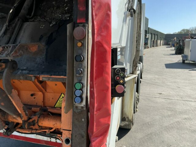 Mercedes 2630 eEconic Bin Lorry (ST22868)