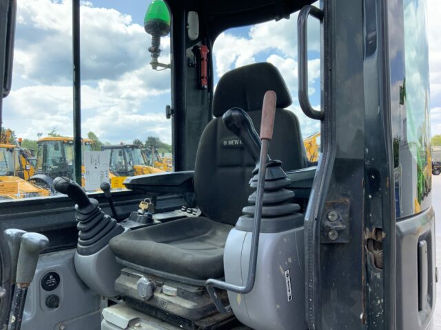 New Holland E39B SR Digger (ST22565)