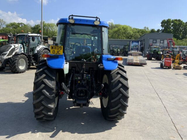 New Holland TD5030 Tractor (ST23208)