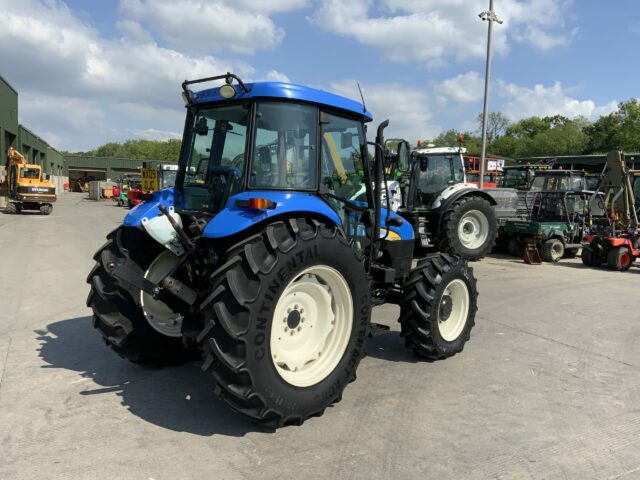 New Holland TD5030 Tractor (ST23208)