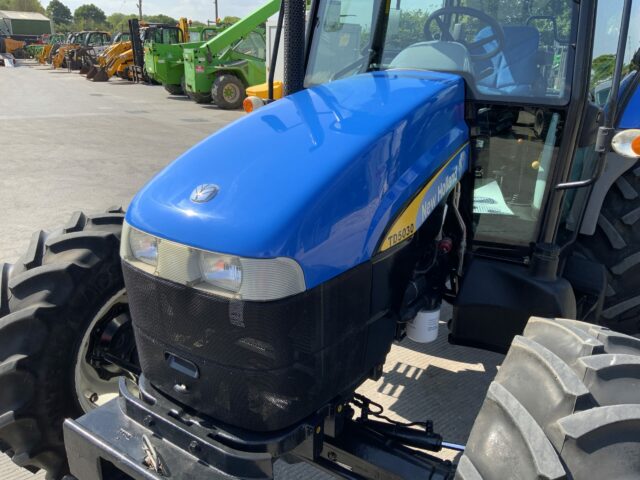 New Holland TD5030 Tractor (ST23208)