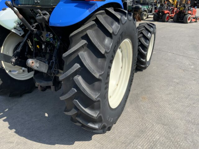 New Holland TD5030 Tractor (ST23208)