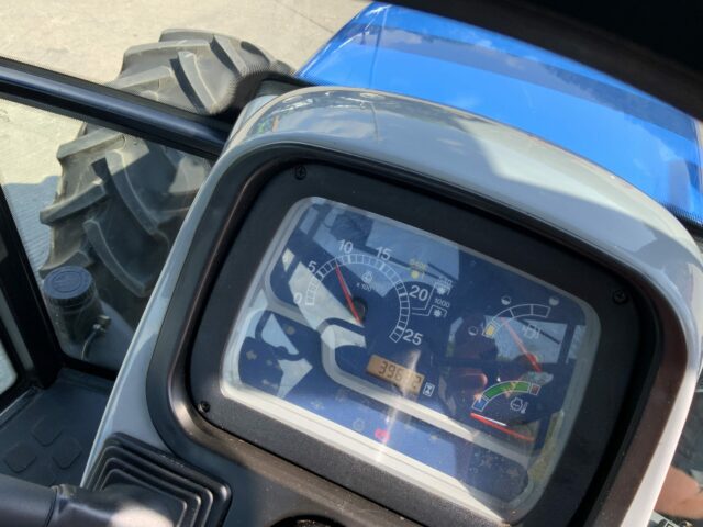 New Holland TD5030 Tractor (ST23208)