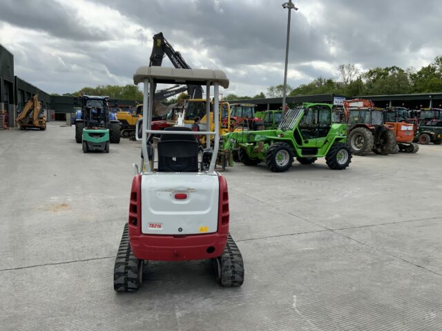 Takeuchi TB216 Digger (ST23295)