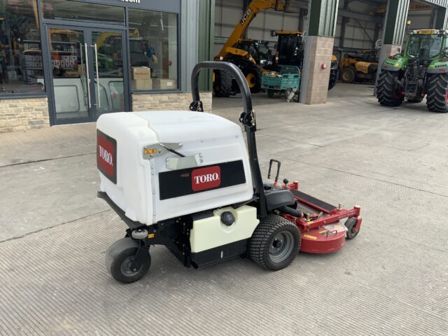 Toro Z8000 Series Lawn mower (ST21609)