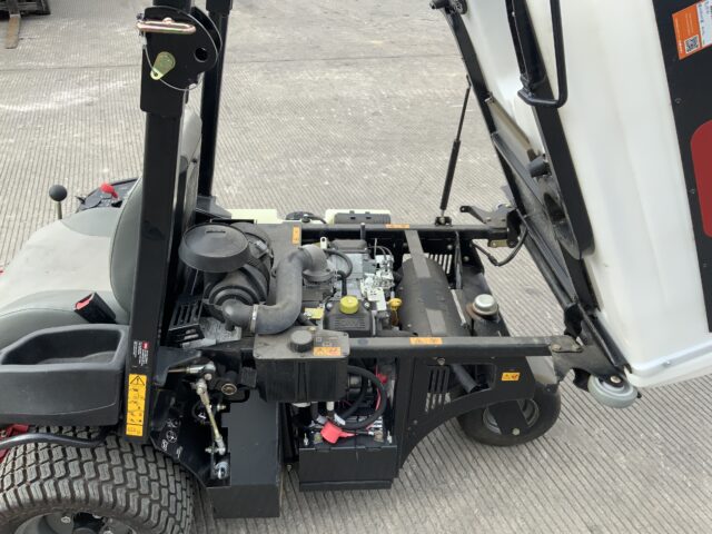 Toro Z8000 Series Lawn mower (ST21609)