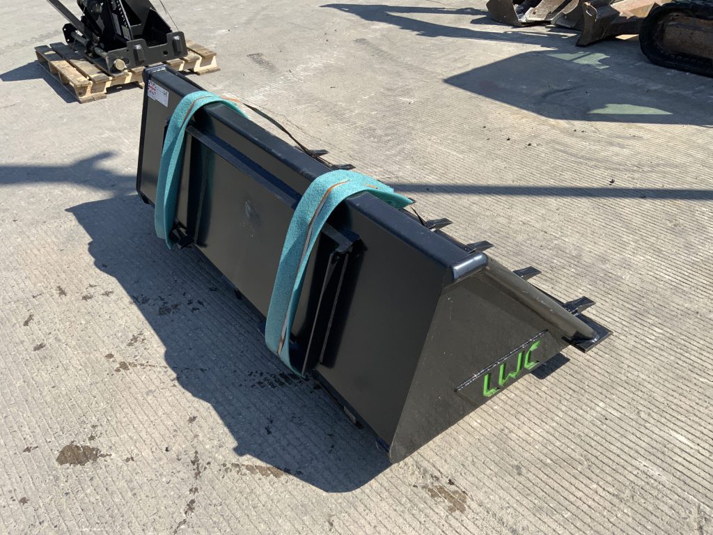 Unused LWC 6FT Skid Steer Bucket