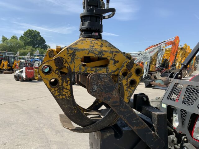 Valtra N123 Hi Tech Tractor With Roof Mounted Botex 560TL Crane (ST23285)