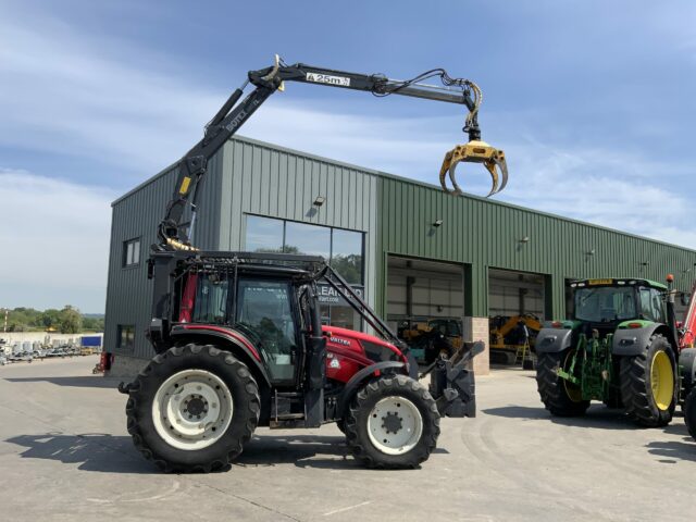 Valtra N123 Hi Tech Tractor With Roof Mounted Botex 560TL Crane (ST23285)