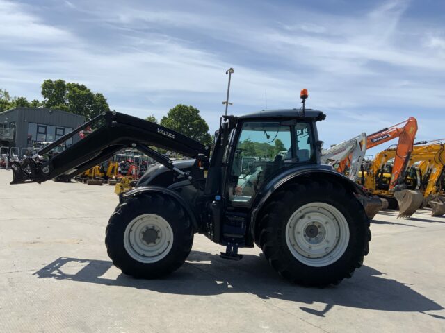 Valtra N154 Active Tractor (ST23223)