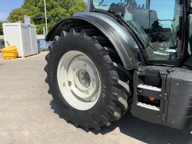 Valtra N154 Active Tractor (ST23223)