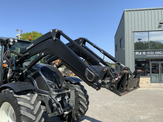 Valtra N154 Active Tractor (ST23223)