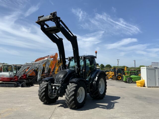 Valtra N154 Active Tractor (ST23223)