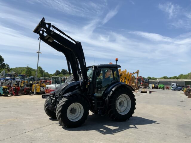 Valtra N154 Active Tractor (ST23223)