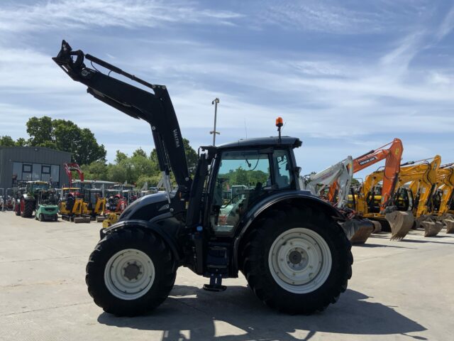 Valtra N154 Active Tractor (ST23223)
