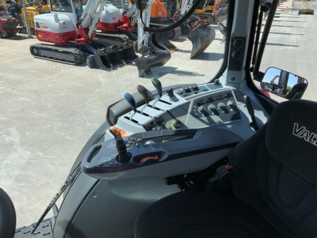 Valtra N154 Active Tractor (ST23223)