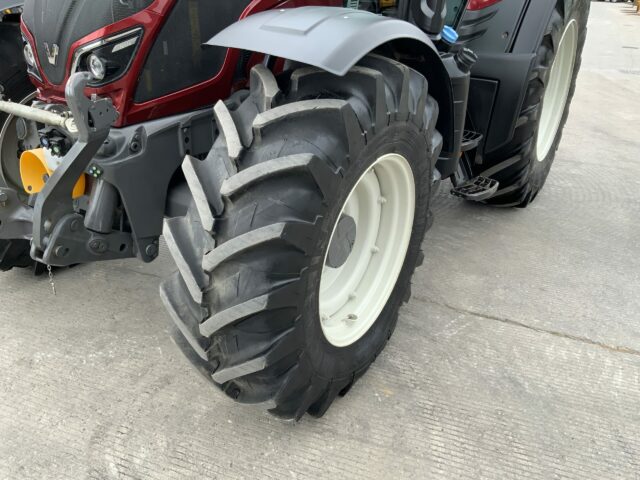 Valtra N174 Active Tractor (ST22969)