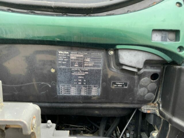 Valtra T214 Versu Unlimited Tractor (ST22268)