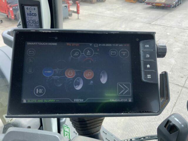 Valtra T214 Versu Unlimited Tractor (ST22268)