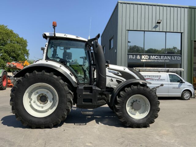 Valtra T234 Versu Twin Track Reverse Drive (ST23094)