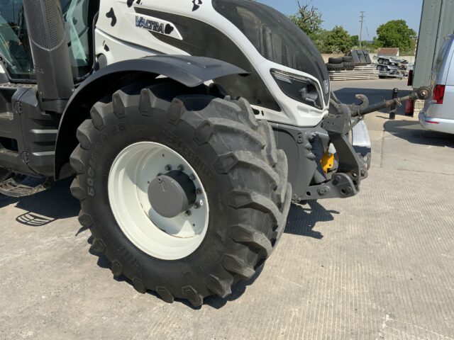 Valtra T234 Versu Twin Track Reverse Drive (ST23094)