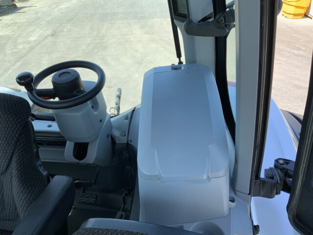 Valtra T234 Versu Twin Track Reverse Drive (ST23094)