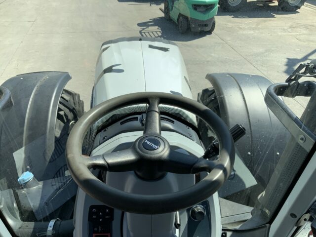 Valtra T234 Versu Twin Track Reverse Drive (ST23094)