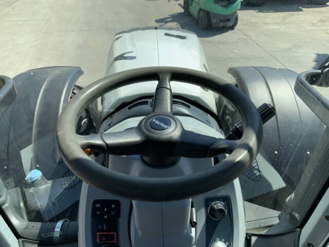 Valtra T234 Versu Twin Track Reverse Drive (ST23094)