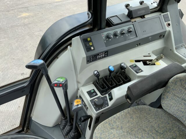Valtra/Valmet 6800 Tractor (ST23222)