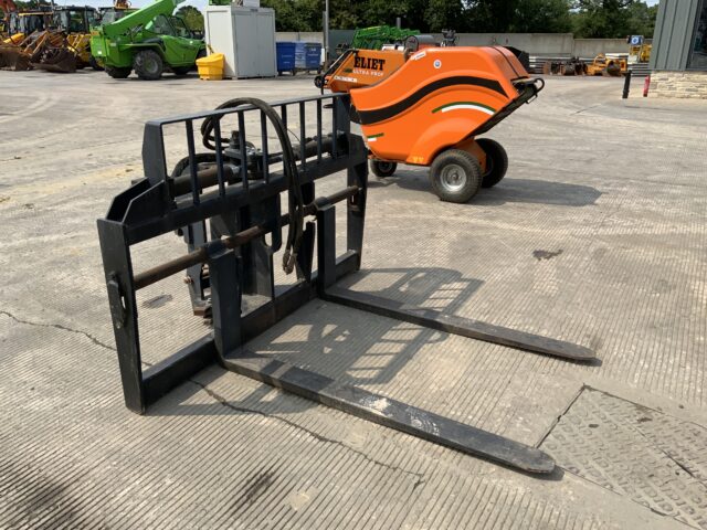 6FT Wide Hydraulic Offset Pallet Forks (ST23552)