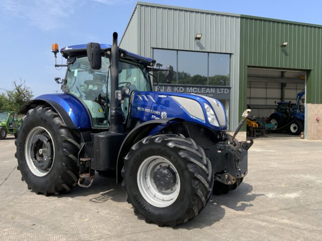 New Holland T7.270 Blue Power Tractor (ST23566)